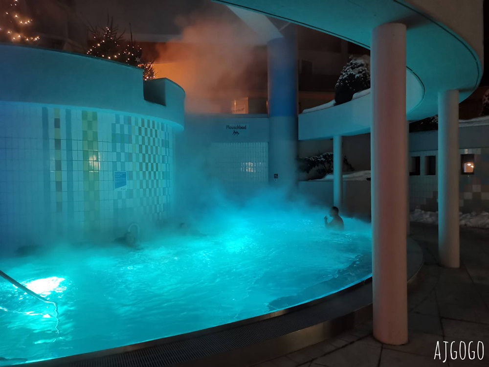 瑞士旅遊 洛伊克巴德溫泉區 Leukerbad Thermal bath 策馬特近郊泡溫泉的好地方
