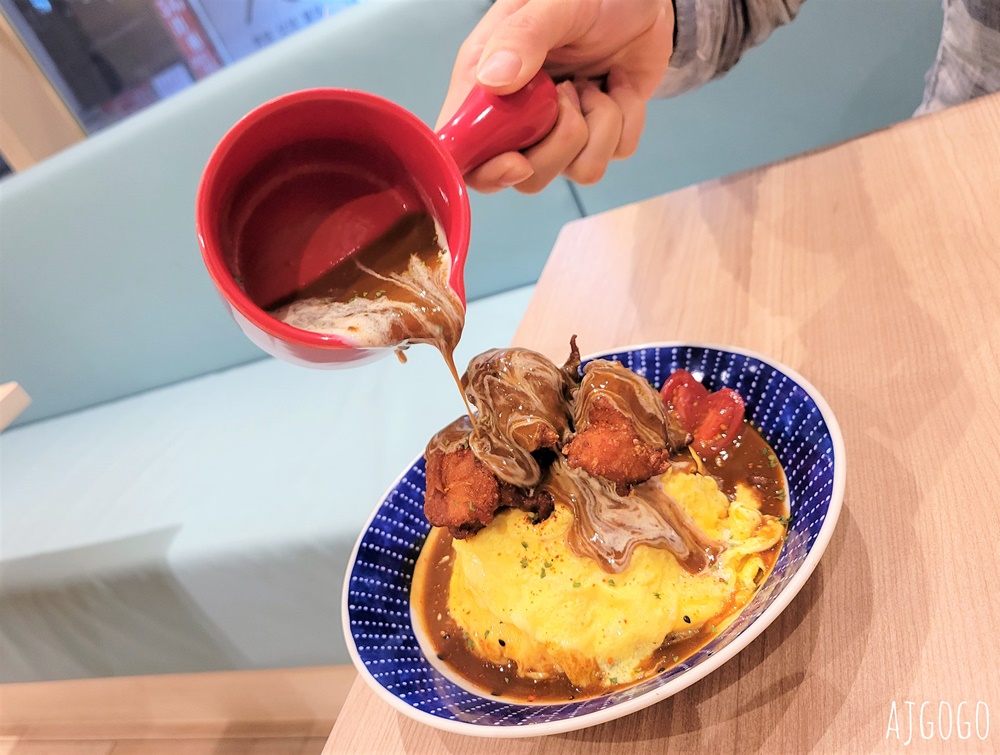桃園美食 Woosa屋莎鬆餅屋 桃園新光站前店 莓果塔冰淇淋鬆餅、起司瀑布和牛堡好吃