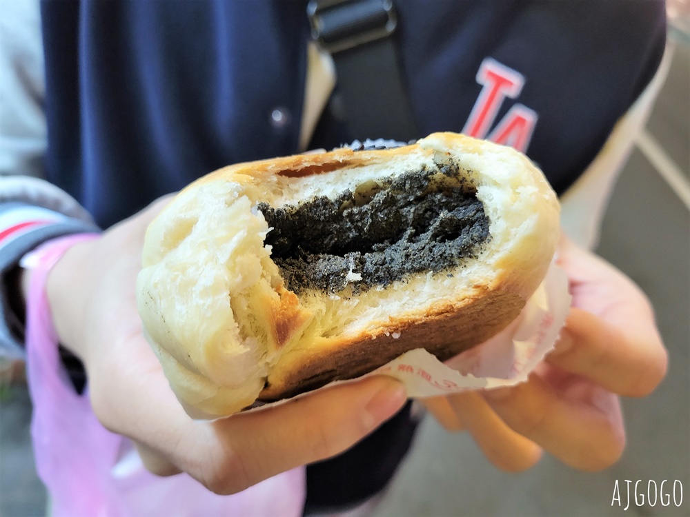 桃園美食 郭記胡椒餅 芝麻餅 龍潭大池旁超人氣小吃 台式漢堡包