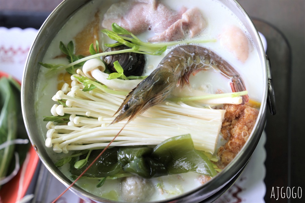 台南景點 八老爺車站-乳牛的家 台灣最大的鮮乳生產地 有鮮奶火鍋、糖廠五分車、各種童玩