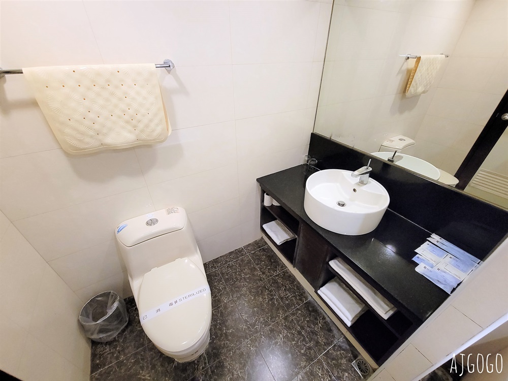 2026台中住宿 雙星大飯店 台中車站飯店 早餐、停車場、豪華四人房 台中飯店
