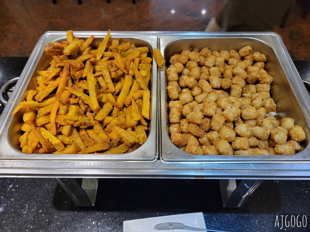 2026台中住宿 雙星大飯店 台中車站飯店 早餐、停車場、豪華四人房 台中飯店
