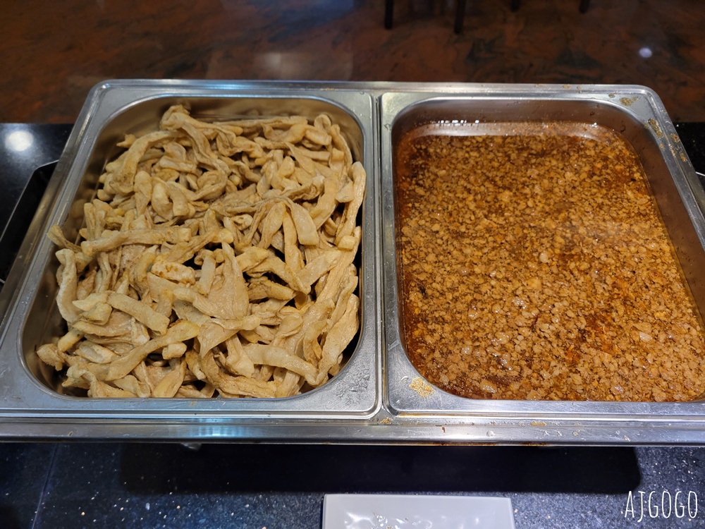 2026台中住宿 雙星大飯店 台中車站飯店 早餐、停車場、豪華四人房 台中飯店