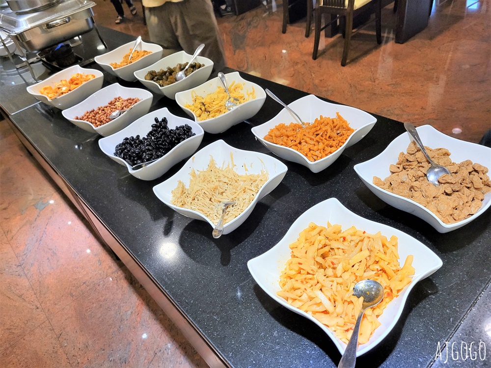 2026台中住宿 雙星大飯店 台中車站飯店 早餐、停車場、豪華四人房 台中飯店