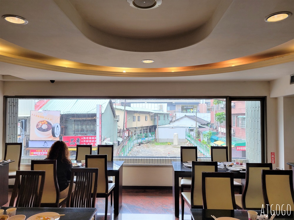 2026台中住宿 雙星大飯店 台中車站飯店 早餐、停車場、豪華四人房 台中飯店