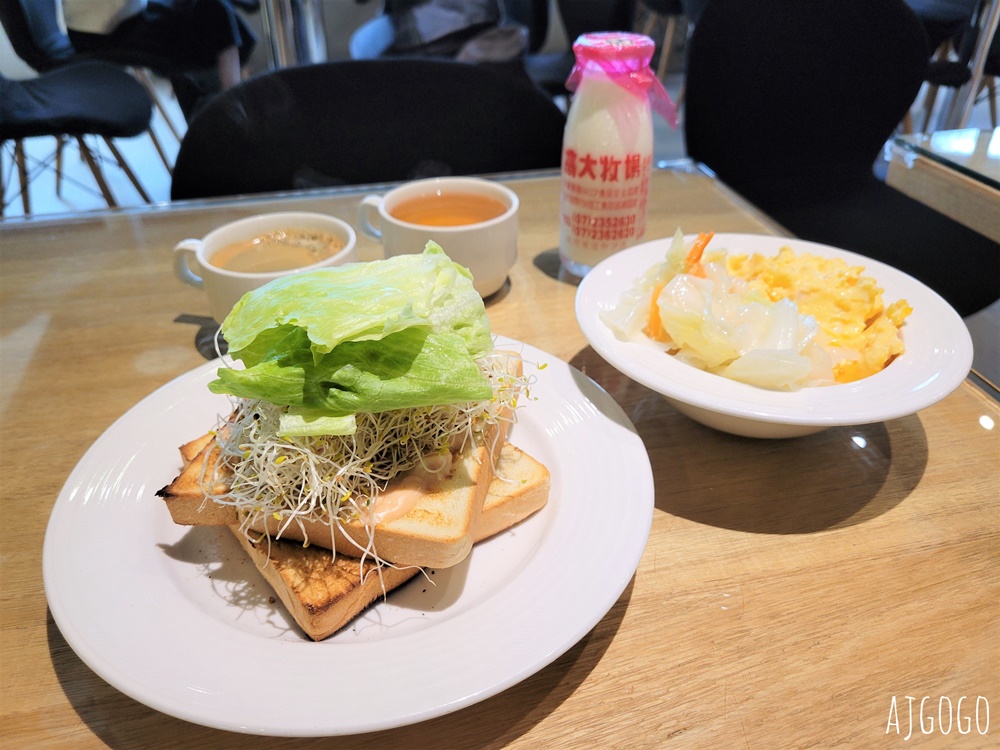 2026高雄住宿 樹屋旅店 早餐、游泳池、停車場、雙人房 高雄飯店