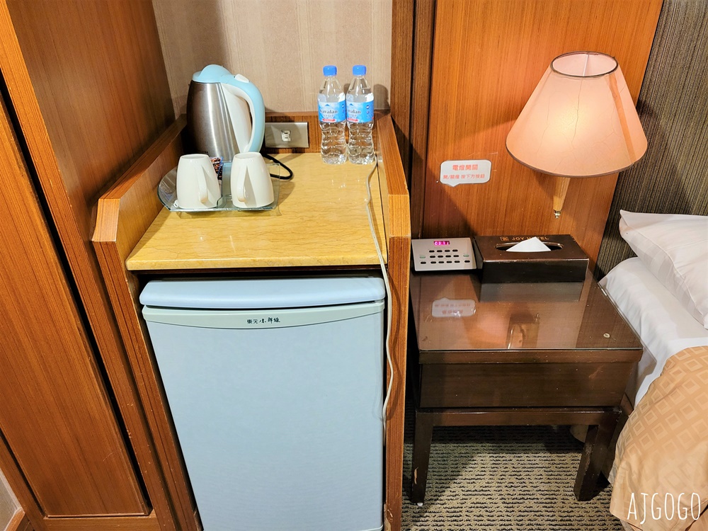 2026淡水住宿 和昌商旅 便宜淡水飯店 標準雙人房、停車場 近漁人碼頭