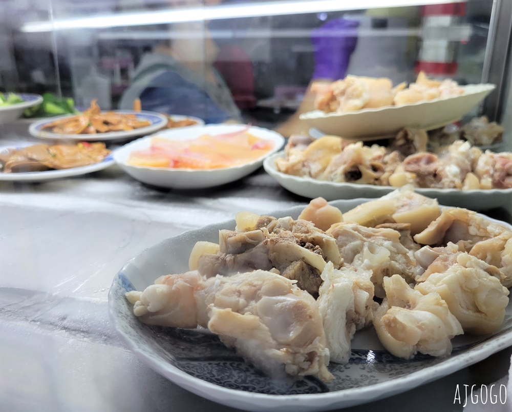 屏東美食 四代薪傳榕樹下麵店 炒粄條、薑絲大腸好吃 內埔美食推薦