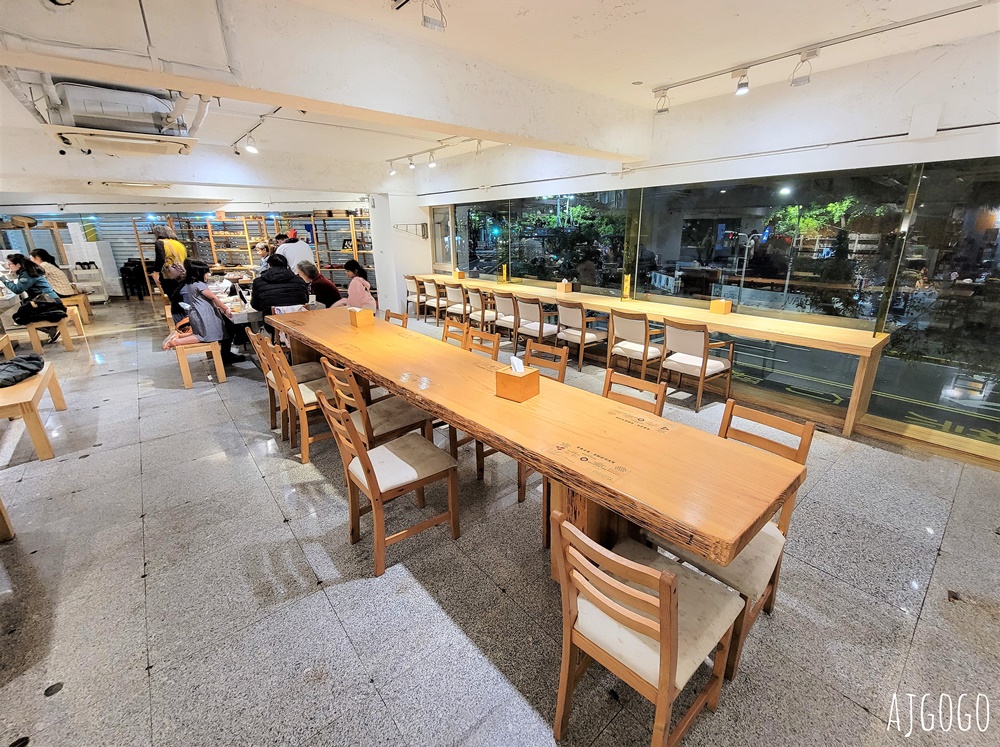 高雄美食 平凡五金行四維店 進口肉品海鮮超市 免費代煮服務 味噌火鍋好吃