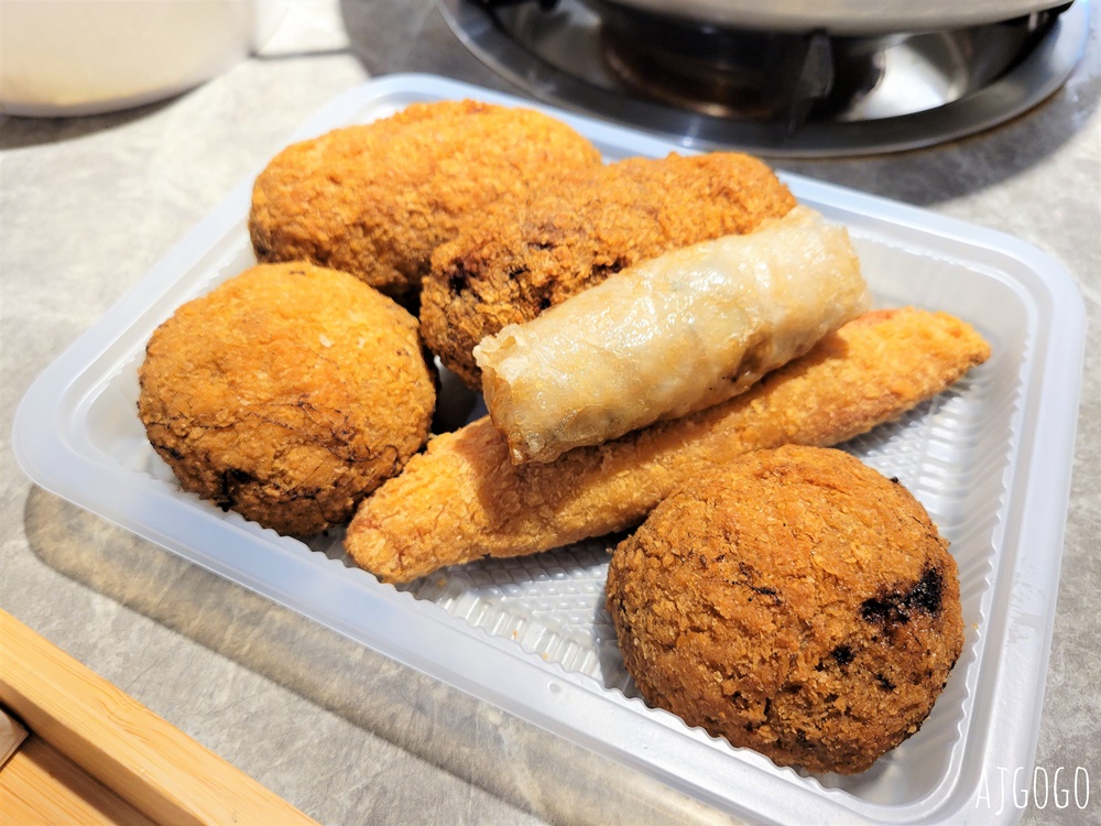 高雄美食 平凡五金行四維店 進口肉品海鮮超市 免費代煮服務 味噌火鍋好吃