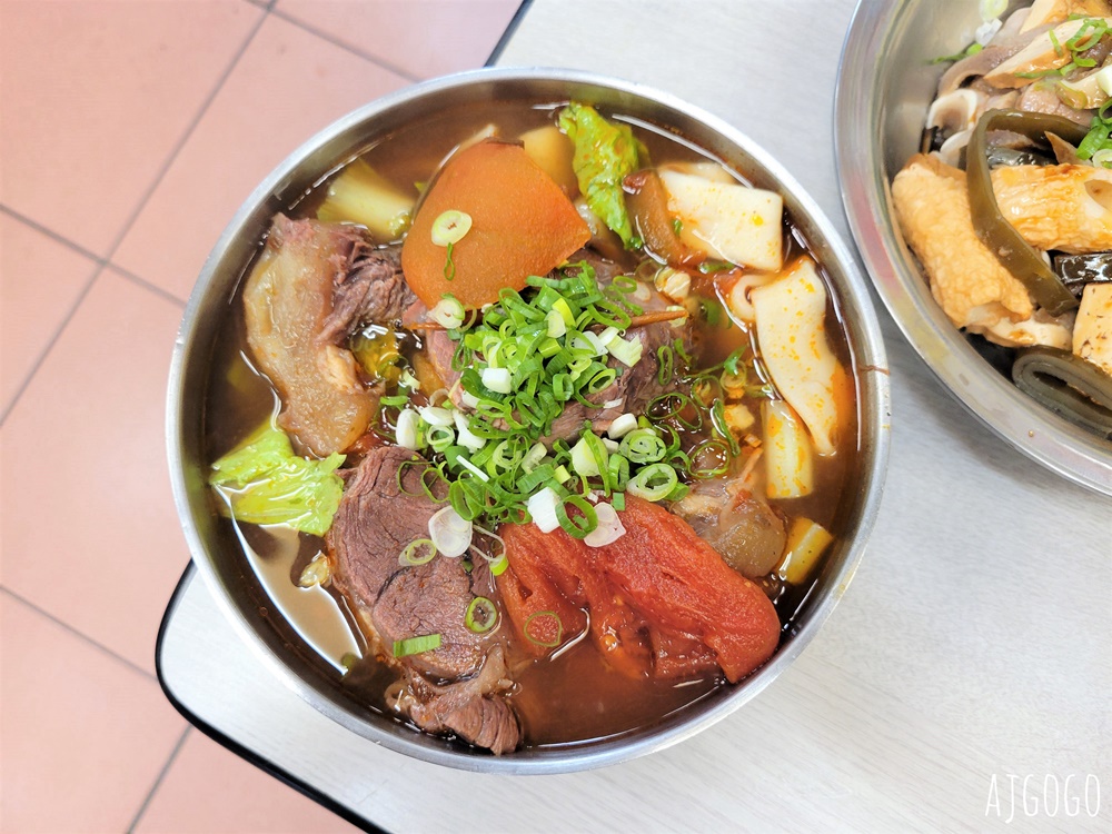 士林美食 王艇長酢醬麵 士林人氣牛肉麵店 小菜搭辣油好吃 台北美食推薦