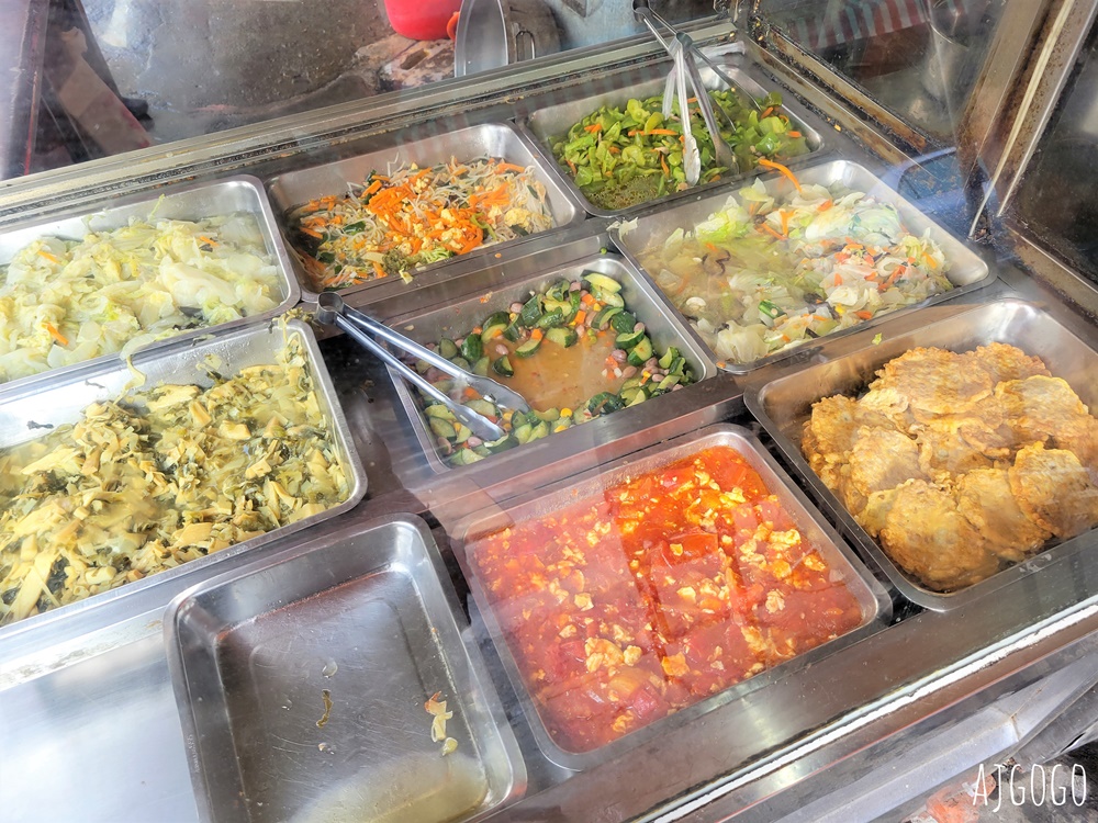 彰化美食 陽光老店爌肉飯 彰化二林市場裡的人氣小吃 肥肉好嫩