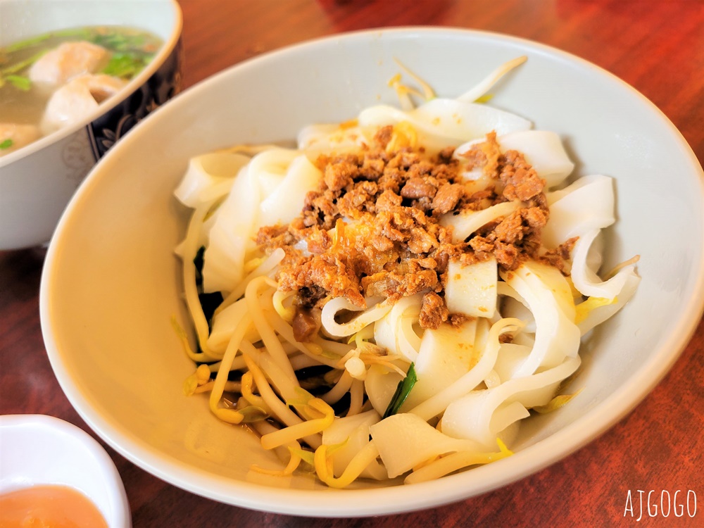 林口美食 金棧鵝肉店 煙燻鵝肉、麻辣鴨血臭豆腐好吃