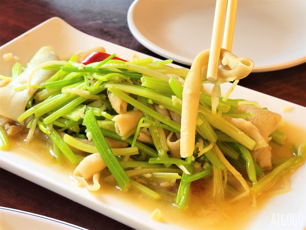 林口美食 金棧鵝肉店 煙燻鵝肉、麻辣鴨血臭豆腐好吃