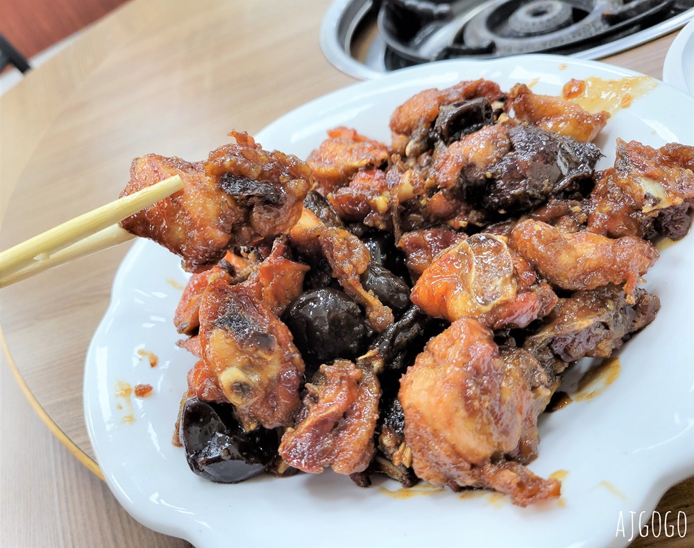 高雄美食 大群土雞料理 高雄月世界美食 豆乳雞、梅子雞是經典菜