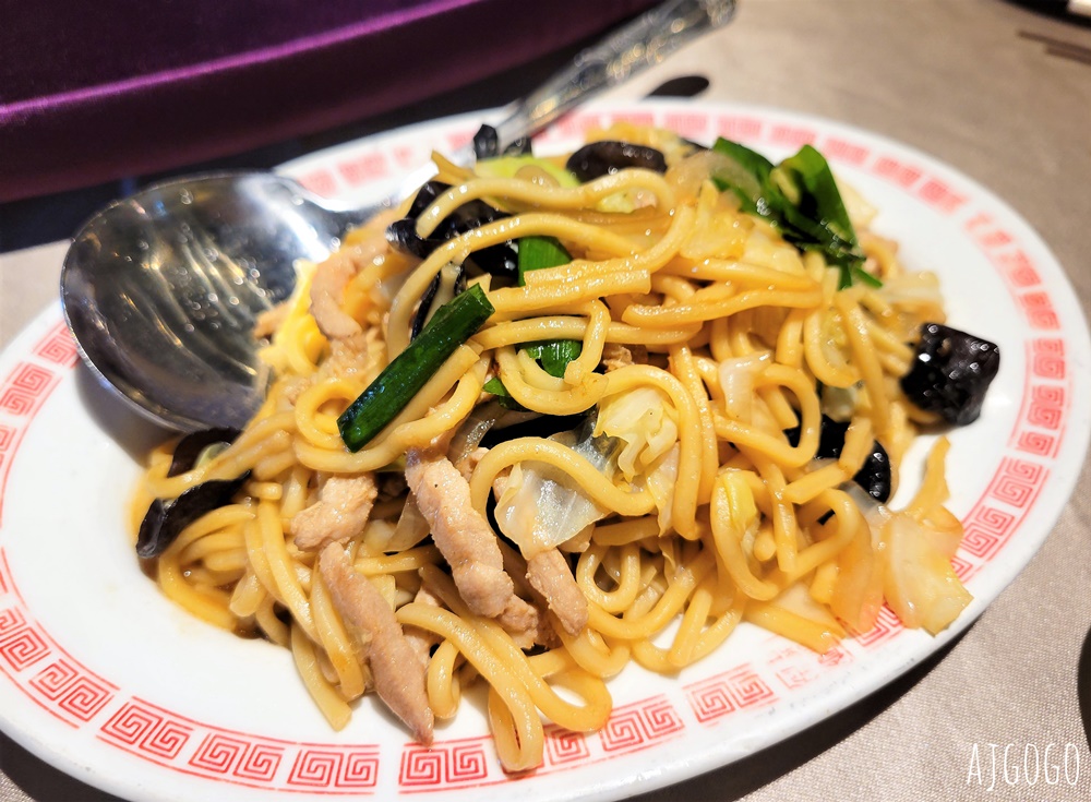 台北美食 中和金世界餐廳 88道料理中式料理 熱炒吃到飽 有喝喜酒的感覺 台北美食 中和金世界餐廳 88道料理中式料理 熱炒吃到飽 有喝喜酒的感覺