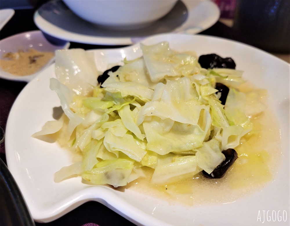 台北美食 中和金世界餐廳 88道料理中式料理 熱炒吃到飽 有喝喜酒的感覺 台北美食 中和金世界餐廳 88道料理中式料理 熱炒吃到飽 有喝喜酒的感覺