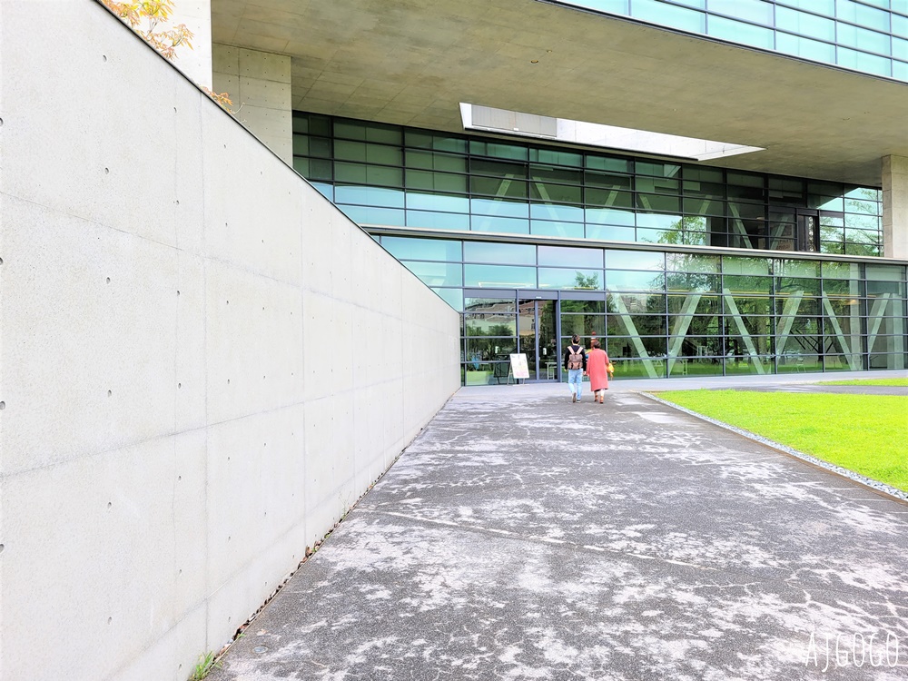 台中景點 亞洲大學現代美術館 安藤忠雄在台灣首座建築作品 清水模美術館