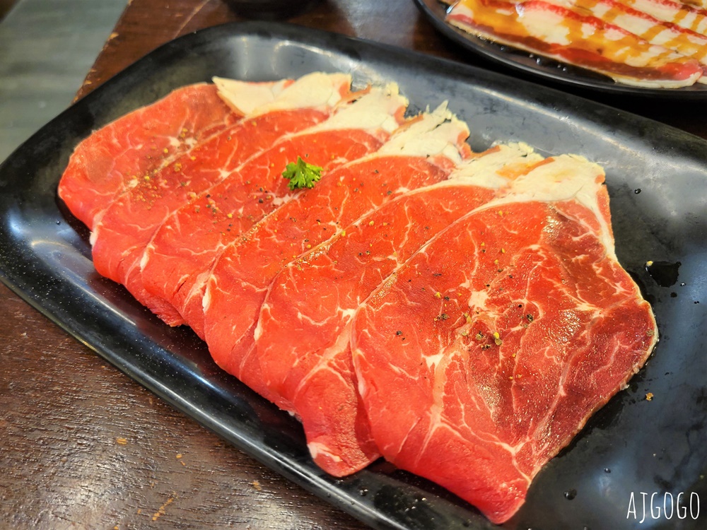 桃園美食 嘴上功夫 嘴邊肉桃園店 碳火燒肉吃到飽 牛舌、牛五花、魷魚好吃 桃園餐廳推薦