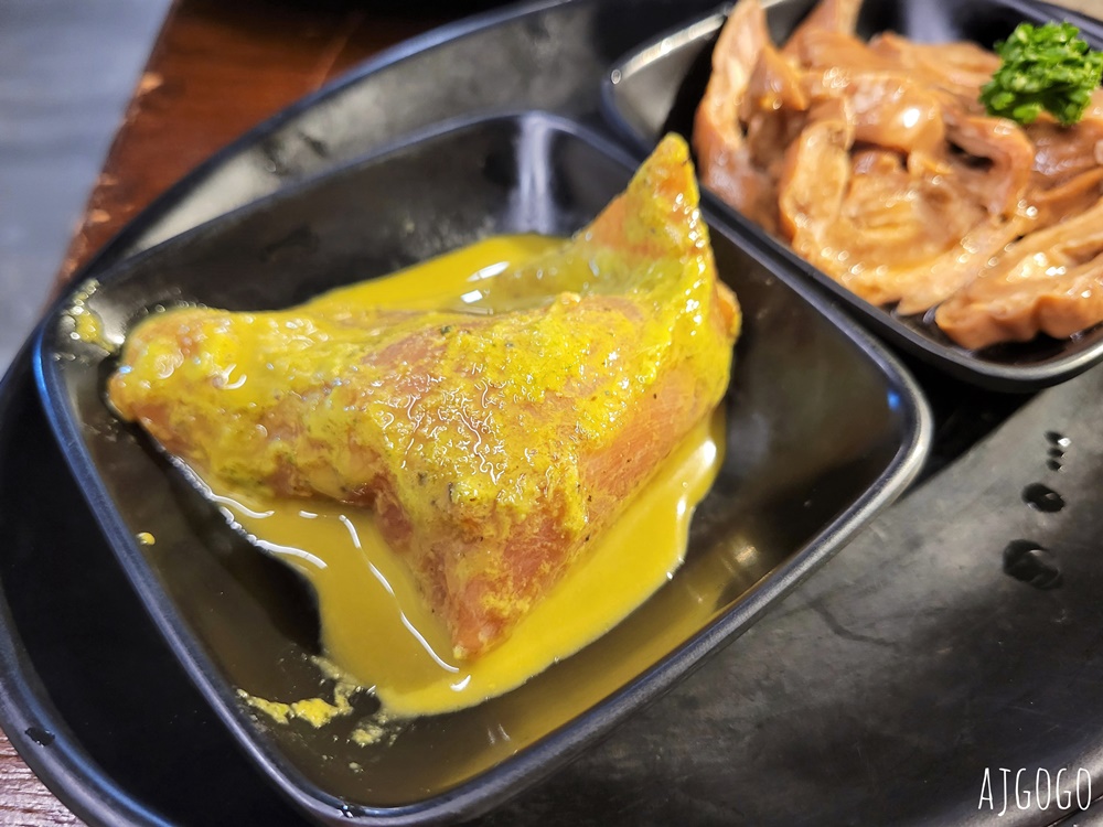 桃園美食 嘴上功夫 嘴邊肉桃園店 碳火燒肉吃到飽 牛舌、牛五花、魷魚好吃 桃園餐廳推薦