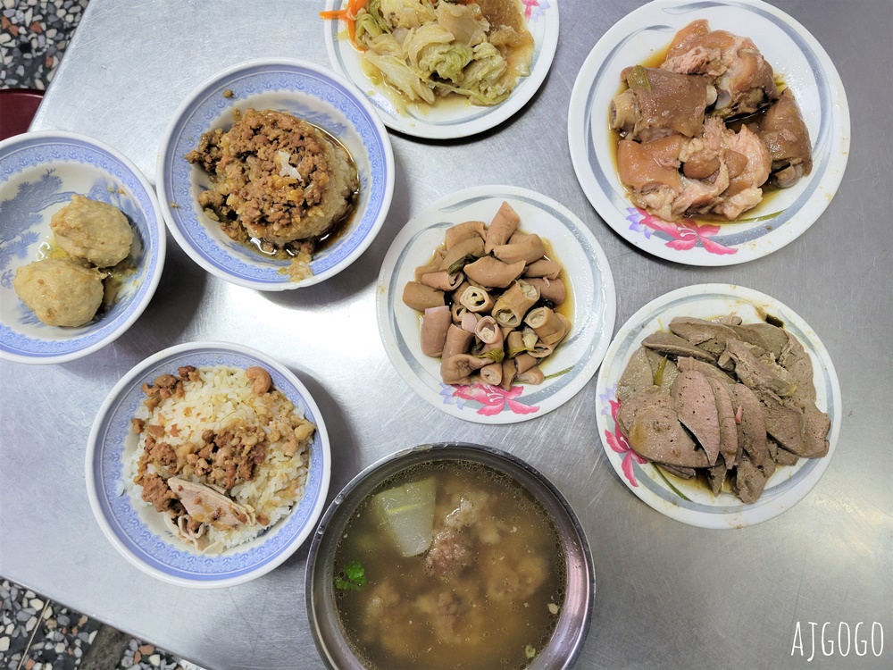 嘉義美食 金門魯肉飯 生意很好的宵夜小吃攤 筒仔米糕還行