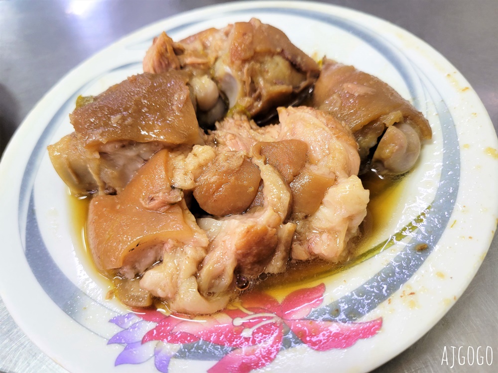 嘉義美食 金門魯肉飯 生意很好的宵夜小吃攤 筒仔米糕還行