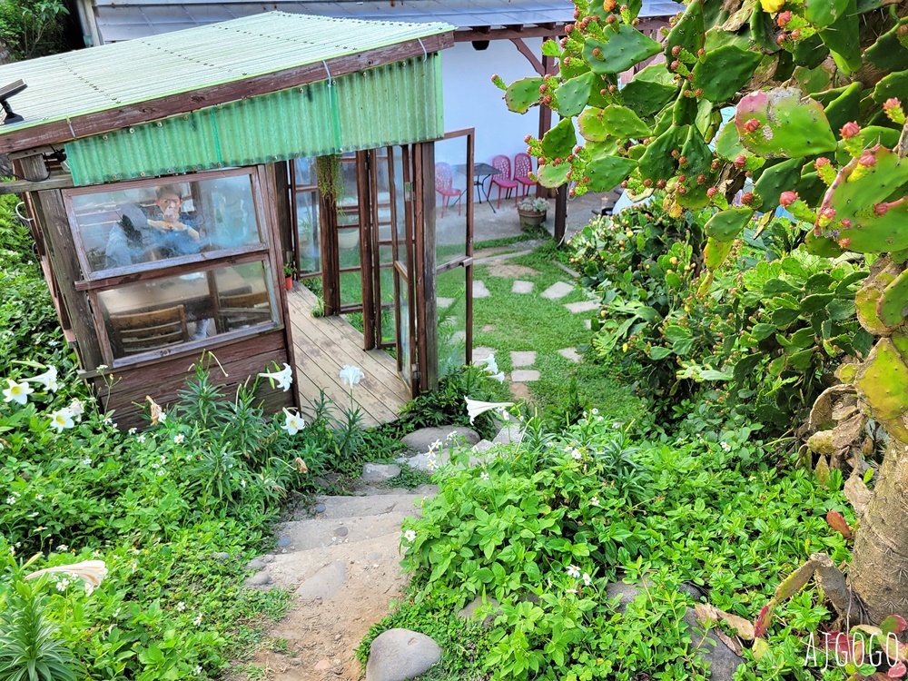 北海岸咖啡廳 金山跳石沒有名字的咖啡店 童話感的咖啡小屋