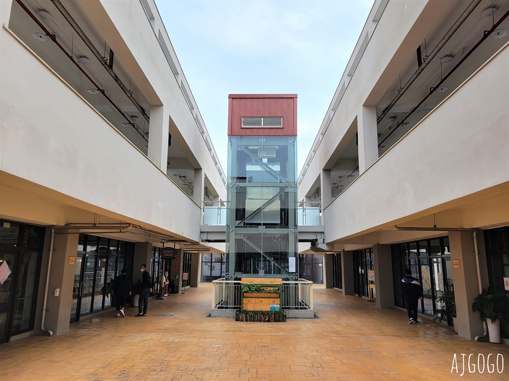 桃園景點 十一份觀光文化園區 石門水庫舊美國宿舍 大草坪野餐舒服