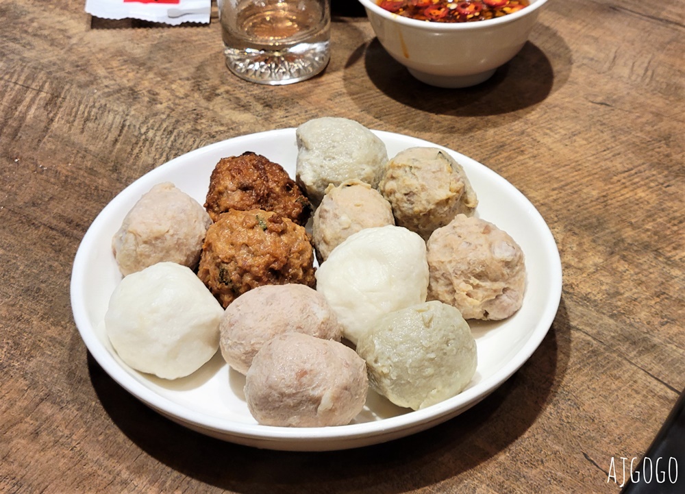 台北美食 八條老宅麻辣鍋二號店 台北麻辣鍋 牛胸肉必點 手工餃類也好吃