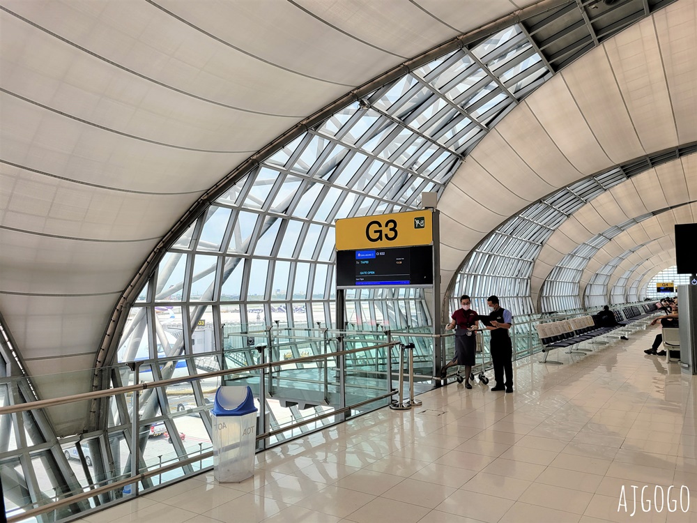 華航 曼谷-台北桃園 A350豪華經濟艙 飛機餐 開箱中華航空CI832