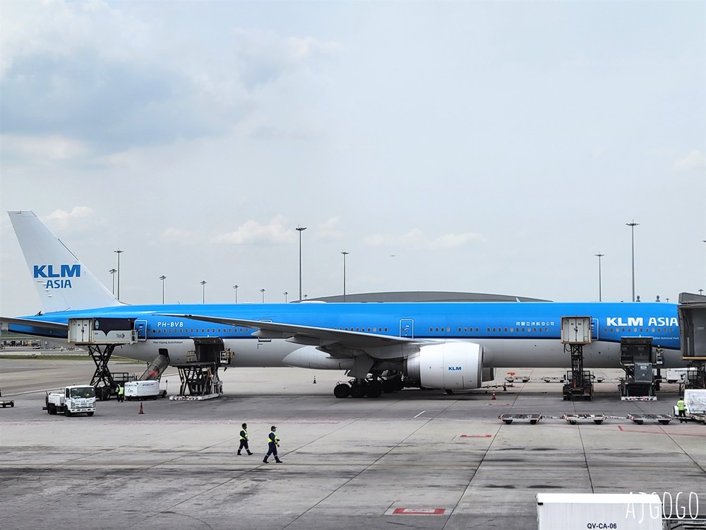 華航 曼谷-台北桃園 A350豪華經濟艙 飛機餐 開箱中華航空CI832