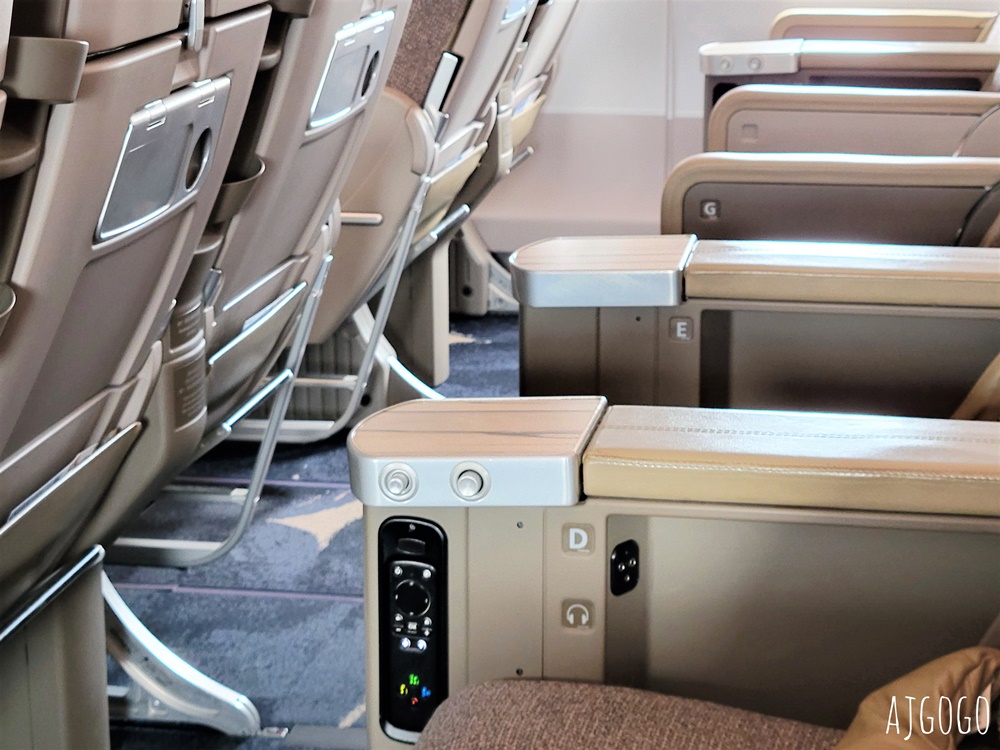 華航 曼谷-台北桃園 A350豪華經濟艙 飛機餐 開箱中華航空CI832