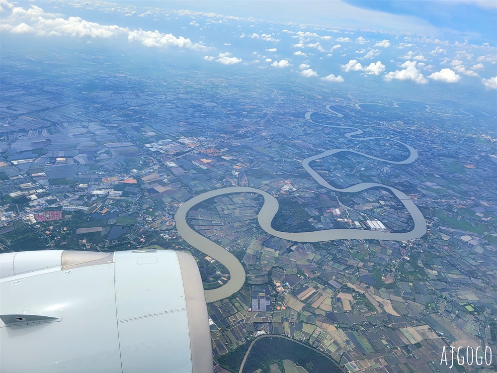 華航 曼谷-台北桃園 A350豪華經濟艙 飛機餐 開箱中華航空CI832