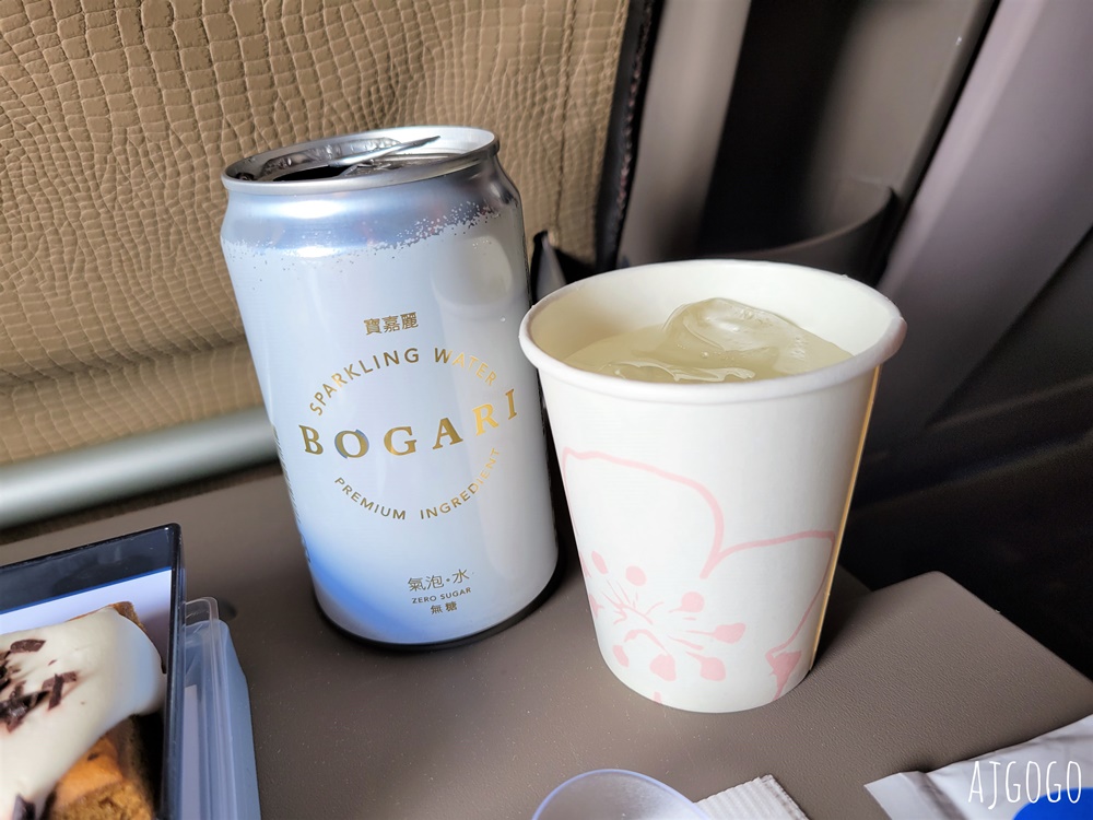 華航 曼谷-台北桃園 A350豪華經濟艙 飛機餐 開箱中華航空CI832
