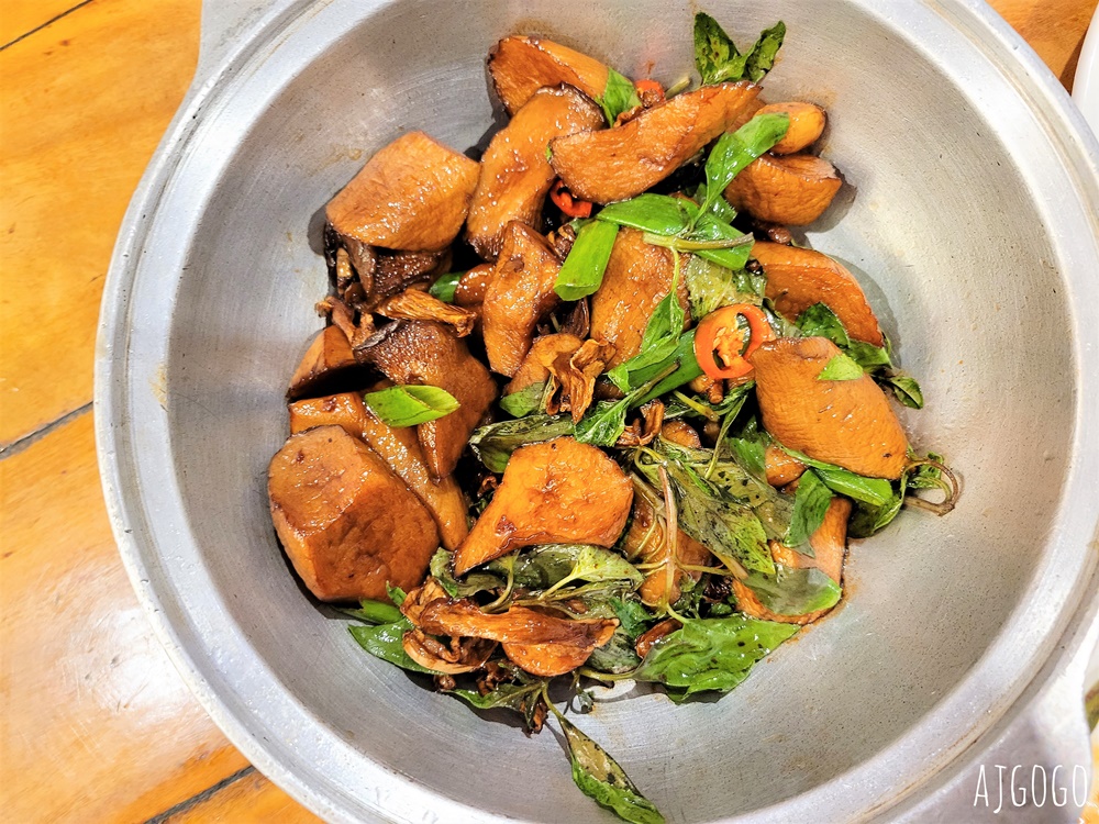 嘉義美食 體育館海鮮碳烤 熱炒、雞肉飯都好吃 嘉義餐廳推薦