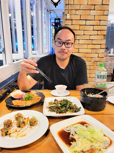 嘉義美食 體育館海鮮碳烤 熱炒、雞肉飯都好吃 嘉義餐廳推薦