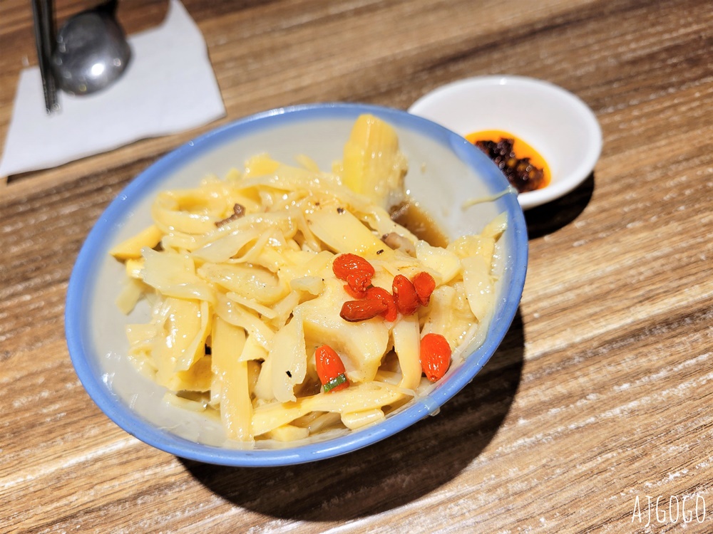 台北美食 忠青商行 捷運善導寺站美食 蝦仁飯、滷味、炸排骨是招牌菜色