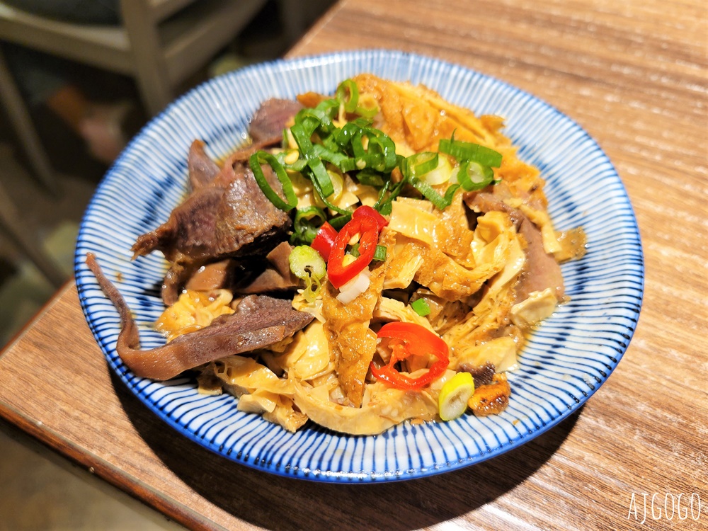 台北美食 忠青商行 捷運善導寺站美食 蝦仁飯、滷味、炸排骨是招牌菜色
