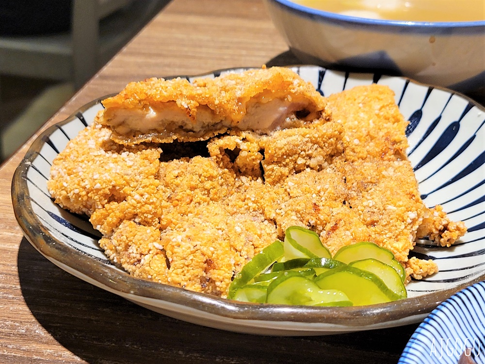 台北美食 忠青商行 捷運善導寺站美食 蝦仁飯、滷味、炸排骨是招牌菜色