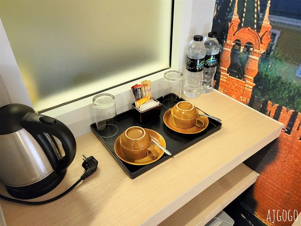 普吉島住宿 艾姆芭東飯店 雙床房、泳池 便宜普吉島飯店