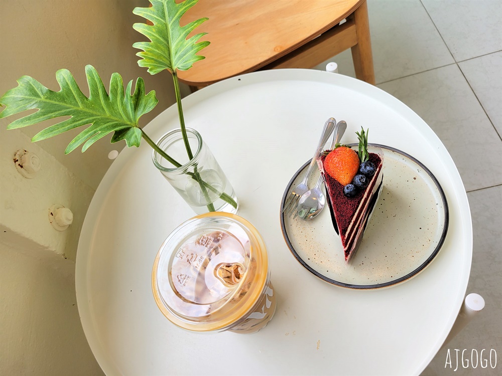 普吉島旅遊 Lay cafe phuket 普吉島查龍灣畔的韓風咖啡館 飲料便宜蛋糕好吃