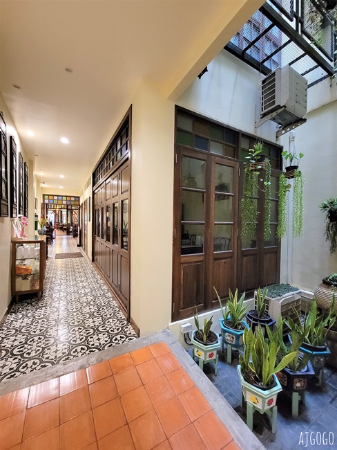 2026泰國旅遊 普吉島住宿 哇嗚畫廊精品飯店 早餐 住進百年歷史老宅博物館