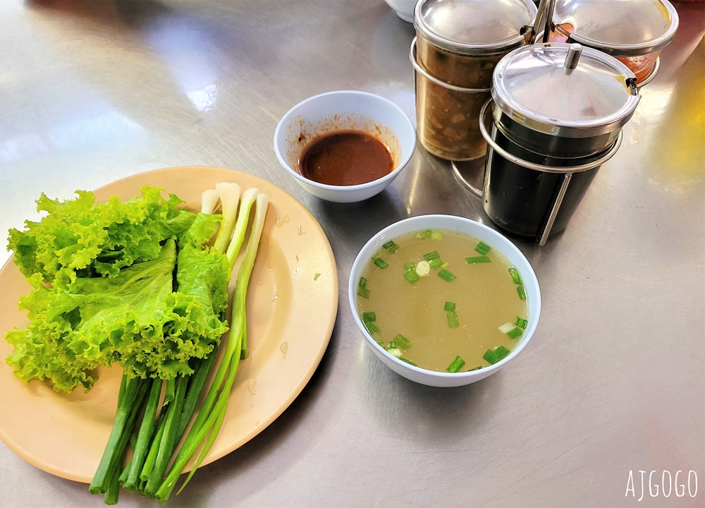 泰國旅遊 普吉島美食 老大海南雞飯 普吉鐘樓旁的人氣小店