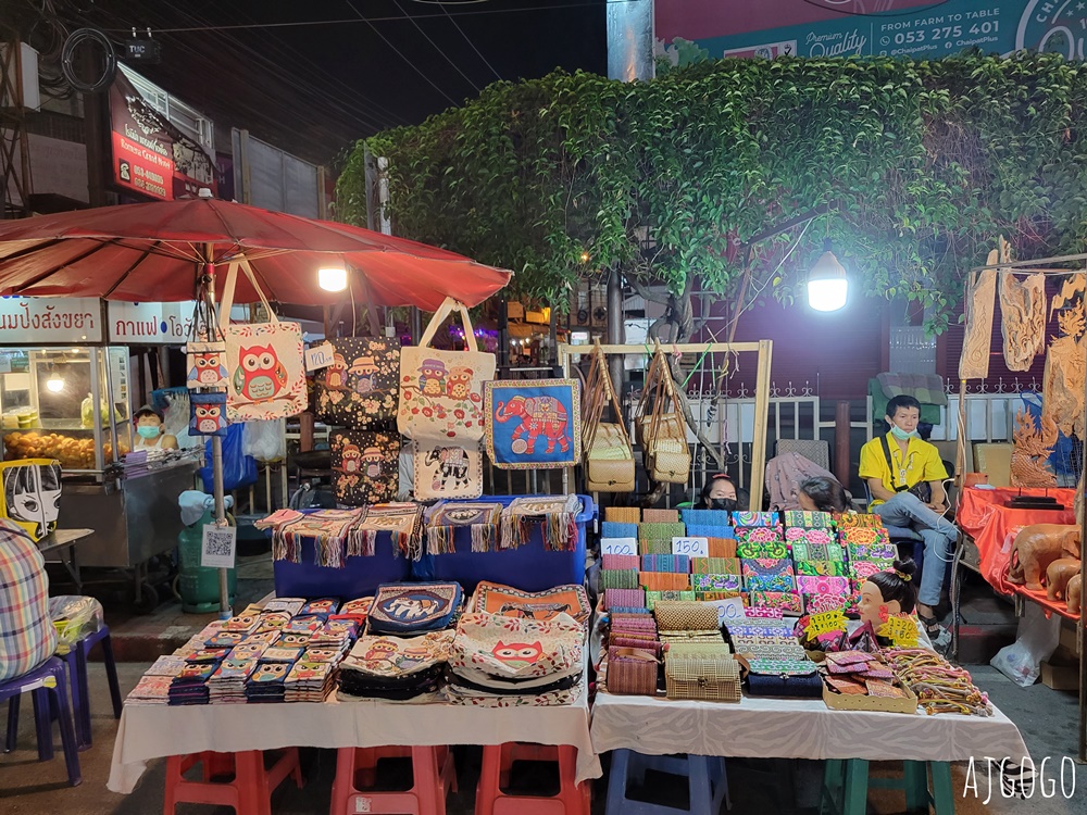2026清邁自由行 周六夜市 Wua Lai Walking Street 古城外的觀光市集 文創商品多
