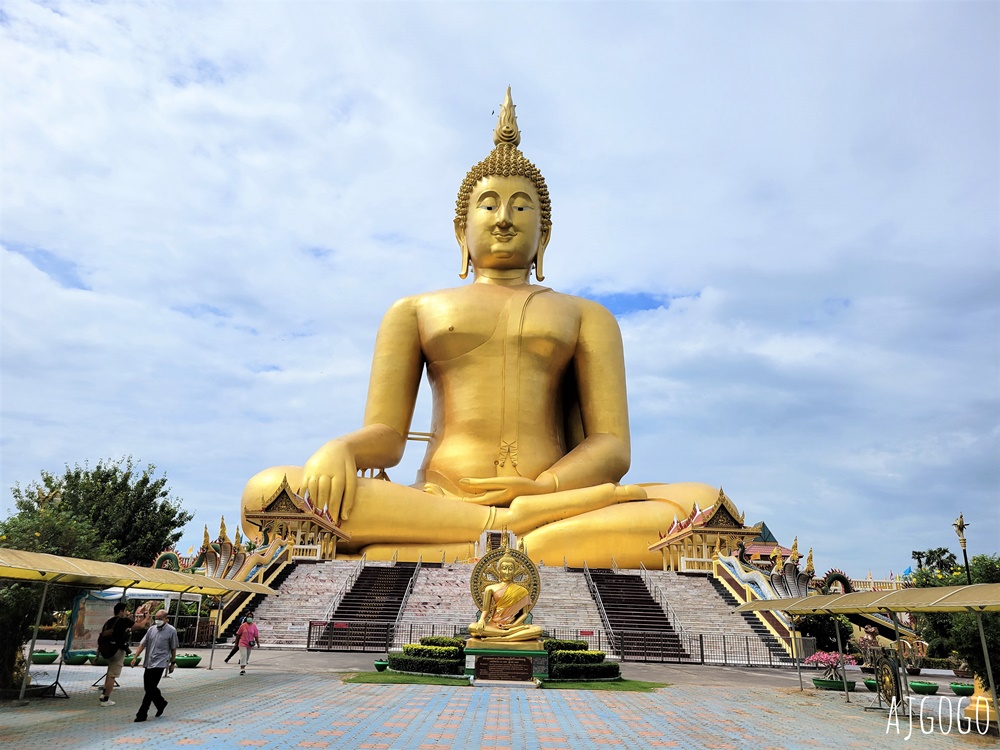 泰國旅遊 泰國最高佛像 Wat Muang 紅統廊曼寺的巨大金佛