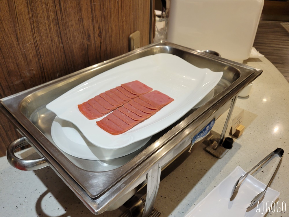 已歇業 屏東住宿 鮪魚家族飯店屏東館 屏東飯店推薦 早餐、停車場