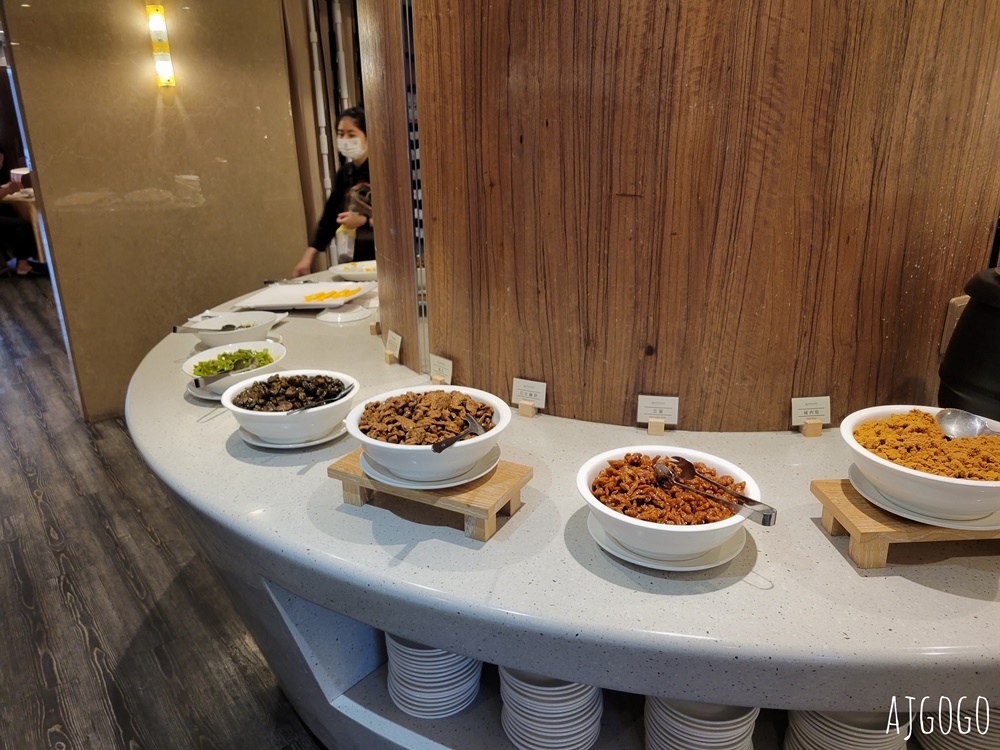 已歇業 屏東住宿 鮪魚家族飯店屏東館 屏東飯店推薦 早餐、停車場