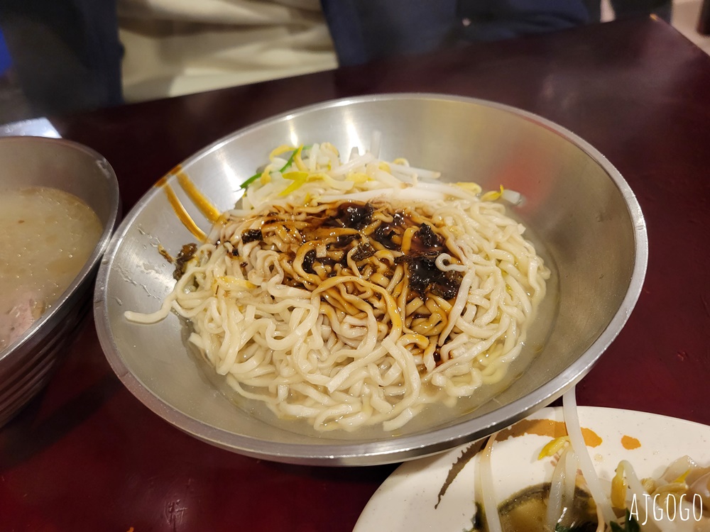 桃園美食 南平鵝肉專賣店 藝文特區排隊美食 煙燻鵝肉、魯肉飯好吃