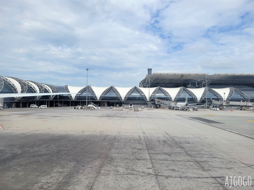 長榮航空 曼谷BKK-桃園TPE 777經濟艙飛機餐 開箱BR212