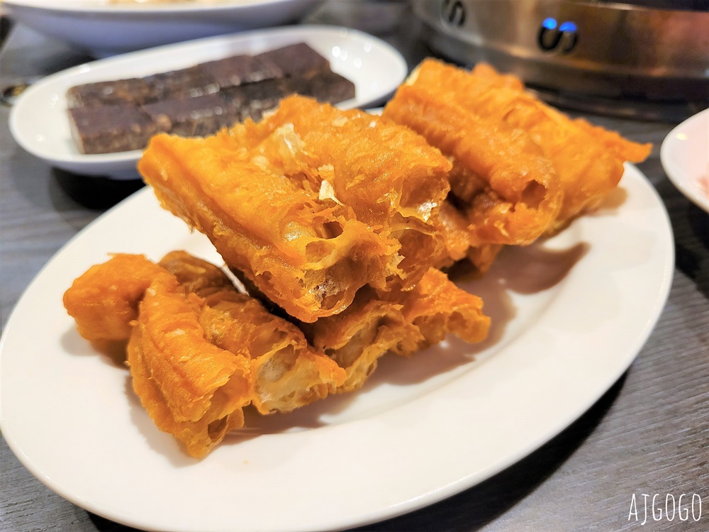 桃園美食 夫妻肺片麻辣鍋桃園店 好吃的麻辣鴛鴦鍋 鴨血豆腐、牛雜、老油條